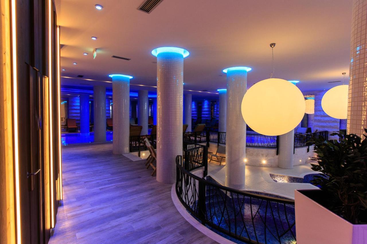 Apart Hotel Kalamper Bar Bagian luar foto