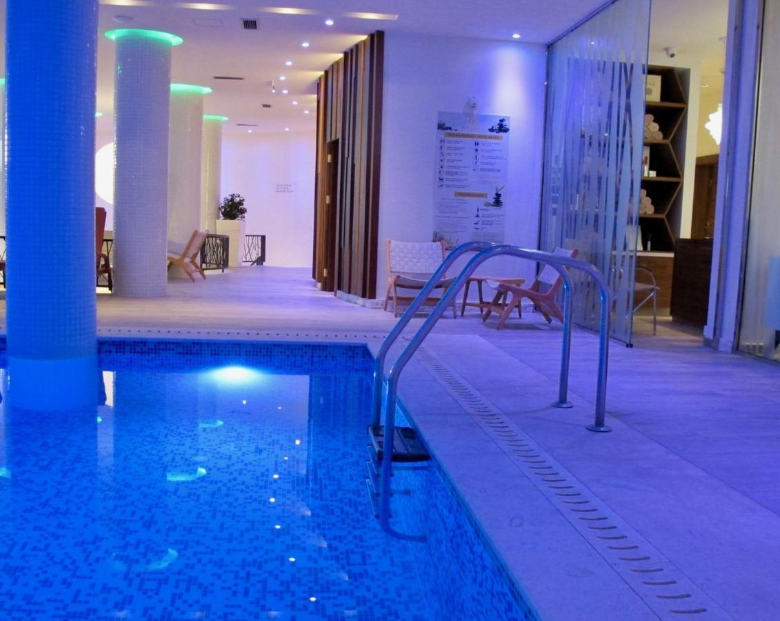 Apart Hotel Kalamper Bar Bagian luar foto
